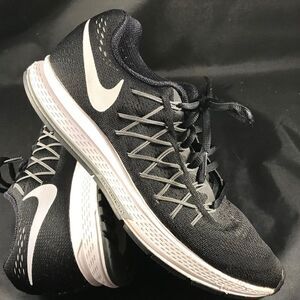 NIKE Air ZOOM Pegasus 32 Black White 9.5 US 41 EUR